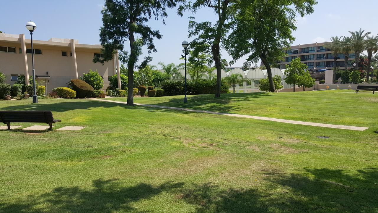 Neot Golf Caesarea Garden Apartment Cesareia Exterior foto